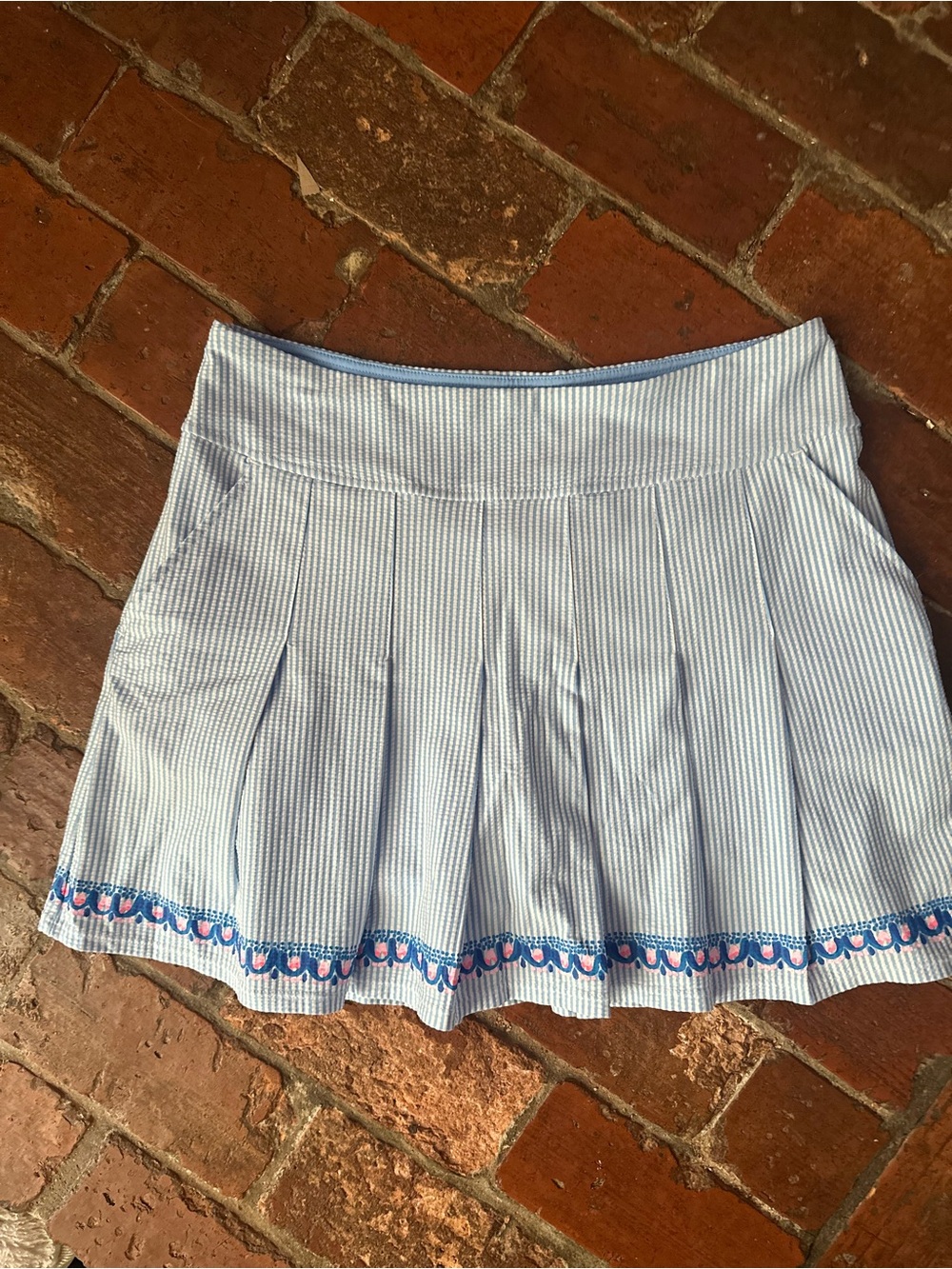 NWOT Lilly Pulitzer Luxletic Priska Seersucker Skort, Size 12 - Picture 4 of 6